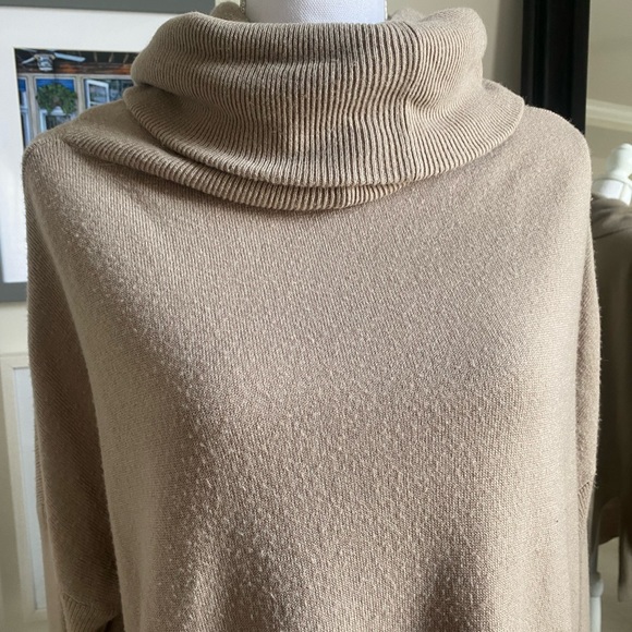 ⏰ Susina - Turtleneck Cowl Dropshoulder Sweater - L - Picture 3 of 6